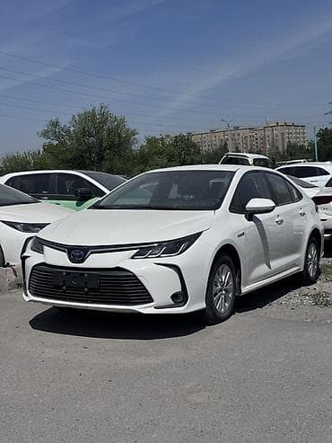 Toyota Corolla: 2021 г., 1.8 л, Вариатор, Гибрид, Седан