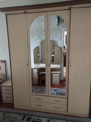 бу мебели: Спальный гарнитур в светлом древесном оттенке (ЛДСП с темными — 2