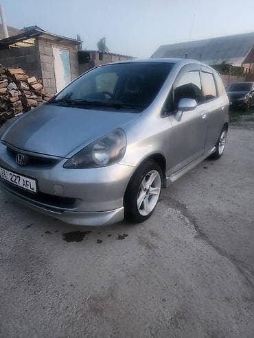 kia venga: Honda Fit: 2003 г., 1.3 л, Автомат, Бензин, Хэтчбэк — 8