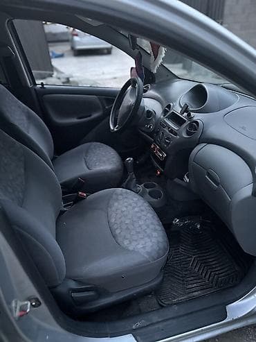 степ эреф 1: Toyota Echo: 2000 г., 1.5 л, Кол менен иштөөчү, Бензин, Седан — 4