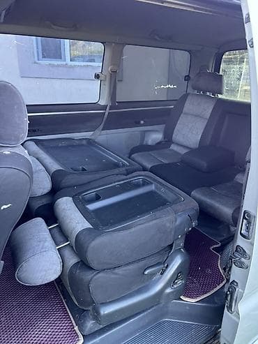 для такси авто: Toyota Hiace: 2000 г., Автомат, Газ, Минивэн — 4