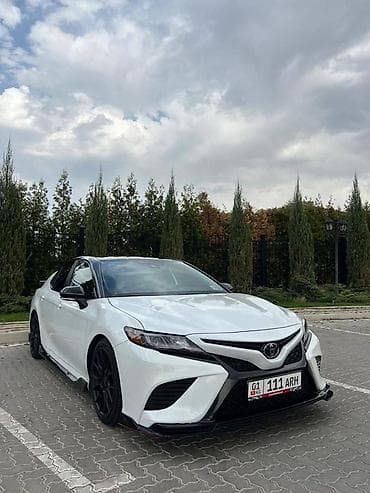 lexus e: Toyota Camry: 2021 г., Седан — 3