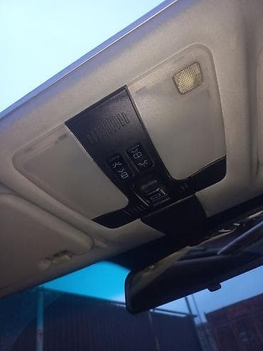 экран для машины: Продаётся легковой автомобиль (седан). Основные характеристики: - — 7