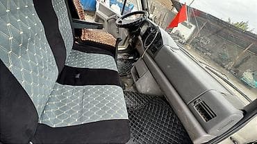 два авто: Легкий грузовик, Volkswagen, Стандарт — 8