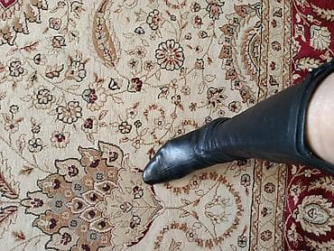 Угги: Продаю сапоги осенние,почти не носила,покупала брендовом магазине — 1