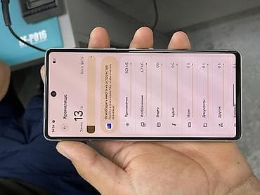 бюджетный: Google Pixel 7, Б/у, 128 ГБ, цвет - Белый, 1 SIM, eSIM — 2