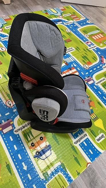 овто кресло: Автокресло, цвет - Серый, Б/у — 1