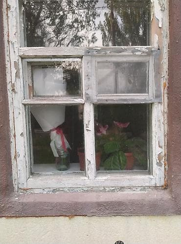 деревянные окно: Деревянное оконное окно с форточкой. - Материал: дерево. - — 1