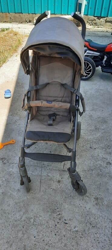 прогулочную коляску chicco: Коляска, цвет - Серебристый — 1