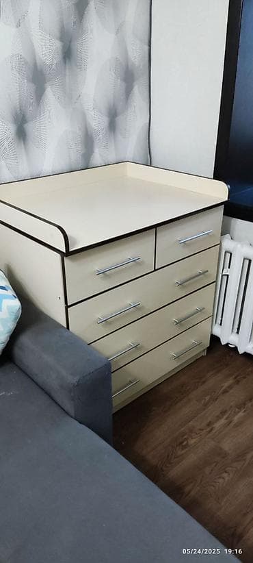 Полки, стеллажи: Пеленальный стол, Б/у, ЛДСП — 2