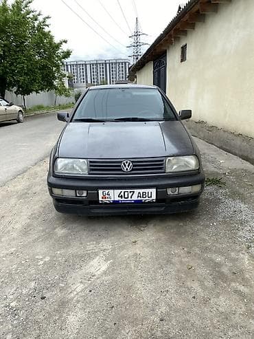 nissan note: Volkswagen Vento: 1992 г., 2 л, Ручные, Бензин, Седан — 1