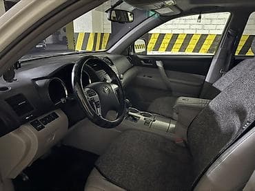 ру: Toyota Highlander: 2011 г., 3.5 л, Автомат, Газ, Кроссовер — 5