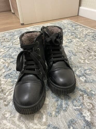 обувь зимний: Зимние детские ботинки, черные - Материал верха: кожа - Утепление — 1