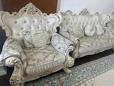деревянный диван: Элегантная диванная группа в стиле барокко, выполненная в светлых — 4