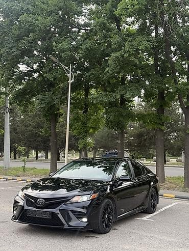 black: Toyota Camry: 2020 г., 2.5 л, Автомат, Бензин, Седан — 2