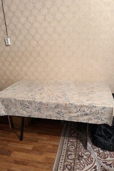 стол бабочка: Срочно ‼️ 
Стол с 6 табуретками — 1