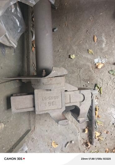 гидравлический домкраты: Фаркоп Жүк ташуучу унаалар үчүн Колдонулган — 1