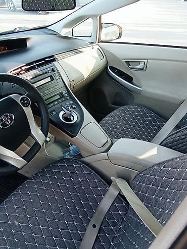 Toyota Prius: 2011 г., 1.8 л, Автомат, Гибрид, Лифтбек — 5