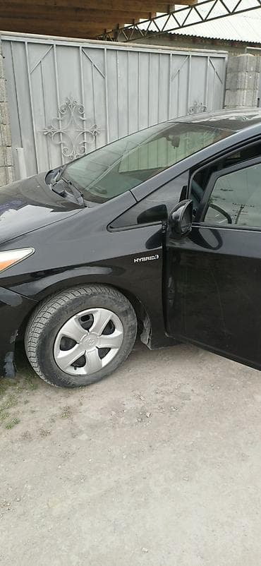 q 7: Toyota Prius: 2015 г., 1.8 л, Робот, Гибрид, Хэтчбэк — 2