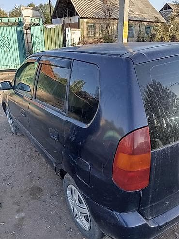 eclipse cross: Mitsubishi Space Star: 1999 г., 1.3 л, Механика, Бензин, Седан — 1