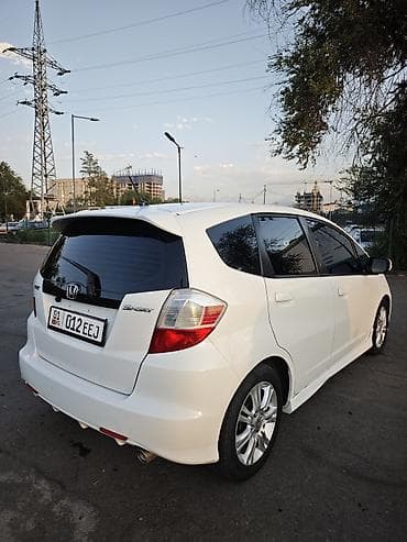Продажа авто: Honda Fit: 2009 г., 1.5 л, Автомат, Хэтчбэк — 4