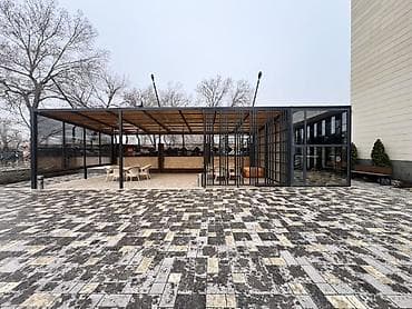 летние: Сдается отдельностоящее коммерческое здание на первой линии по ул — 4