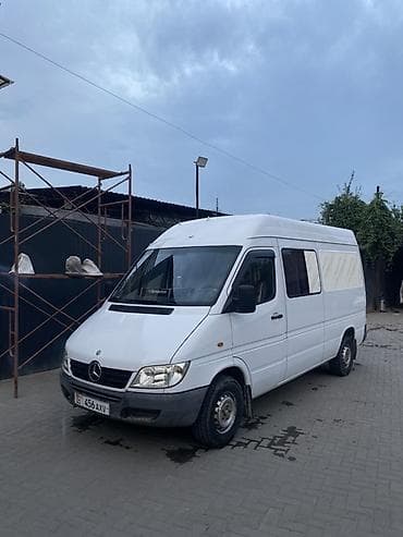 скутор токмок: Жеңил жүк ташуучу унаа, Mercedes-Benz, Колдонулган — 1