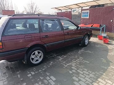 Volkswagen Passat: 1988 г., Универсал