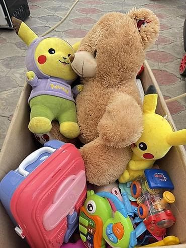 игрушки для малышей fisher price: ДАРОМ Набор детских игрушек в коробке Состав: - Мягкие игрушки — 2