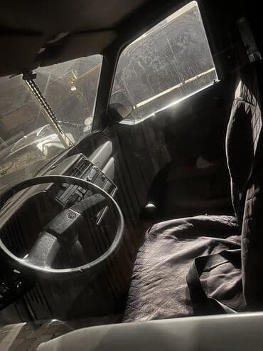 аварийный фольксваген: Volkswagen ID.4: 1995 г., 2.4 л, Механика, Дизель, Бус — 2