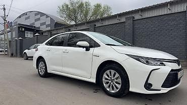 машина тойота гибрид: Toyota Corolla Cross: 2022 г., 1.8 л, Автомат, Гибрид, Седан — 4
