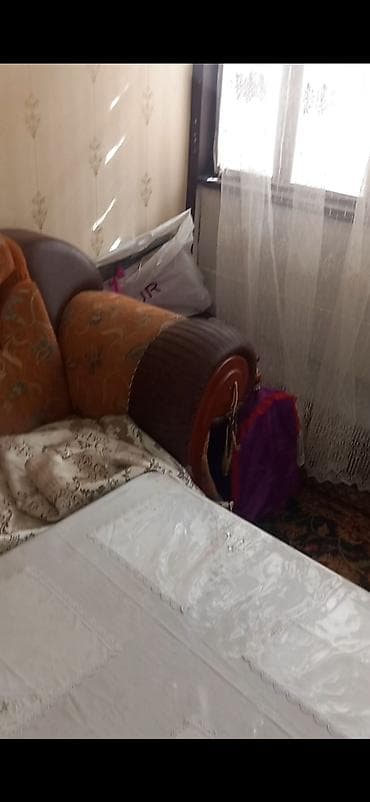 кухыный мебел бу: Угловой диван сатылат состояние жакшы стол менен — 4
