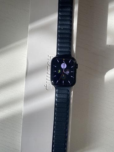 Apple Watch (серия с прямоугольным дисплеем 45 мм, корпус темно синий