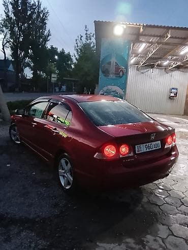 машины до 100к: Honda Civic: 2006 г., Седан — 5