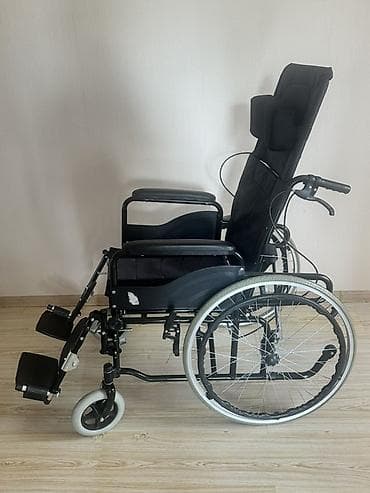 Инвалидная коляска со стандартной и высокой и регулируемой спинкой и