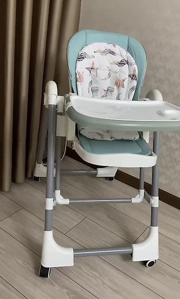 детский стульчик 2 в 1: Абсолютно новый Детский стульчик для кормления/качеля 2-в-1.(в — 1