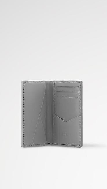 Очки: Продаётся оригинальный кардхолдер бренда Louis Vitton. Покупался в — 4