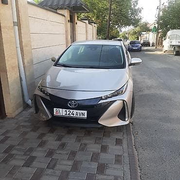 Toyota Prius: 2018 г., 1.8 л, Робот, Электромобиль, Лифтбек