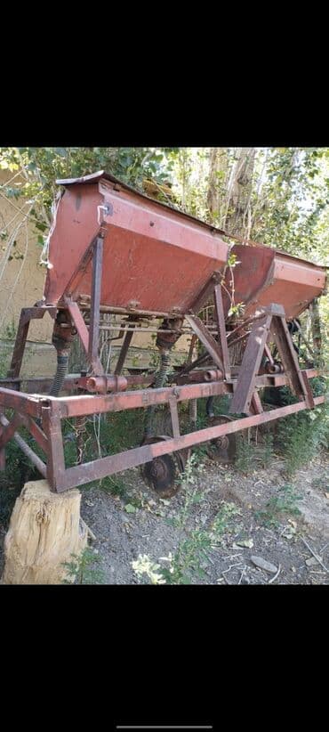 набор инструментов: Трактор с комплектом навесного оборудования для сельхозработ. Состав — 3