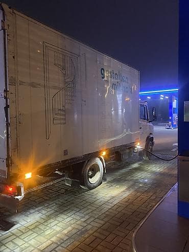 сантехника отопление и канализация: Услуги грузоперевозок на фургоне Mercedes-Benz. - Тип кузова — 3