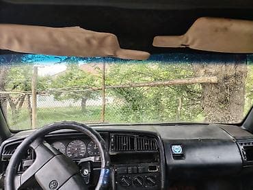 Volkswagen Passat: 1988 г., Седан — 2