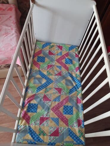 купить двуспальную кровать с матрасом бу: Продаются чудесная детская кроватка.Длиной 124 см. Шириной 100см — 3