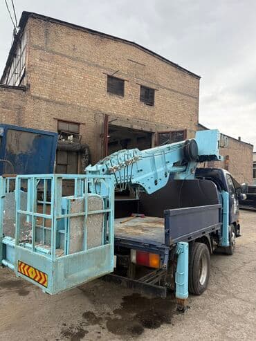 домкраты гидравлические: Автовышка, Hyundai, 2006 г., 24 м — 4