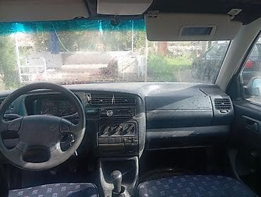 Volkswagen Golf: 1993 г., 1.8 л, Кол менен иштөөчү, Бензин, Хетчбек — 5