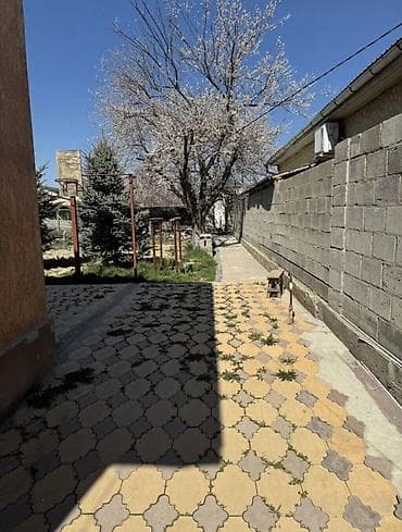 🏙️ Продаётся: дом, 3 комнаты -100 м² 📍 Локация: ж/м Ак-Бата, 4.66 сотк