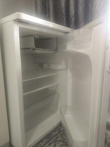 мини морозилник: Компактный однокамерный холодильник с морозильной камерой. Основные — 2