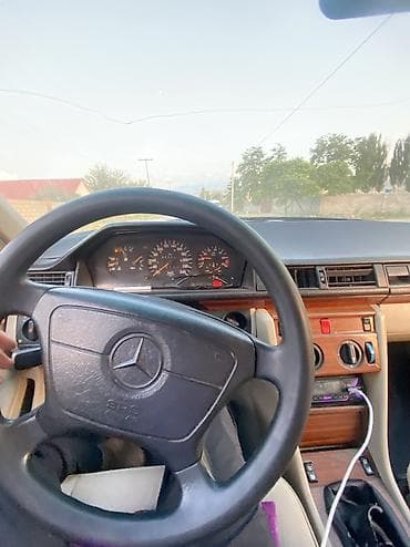 машина мерс с: Mercedes-Benz W124: 1995 г., 2 л, Механика, Бензин, Седан — 9