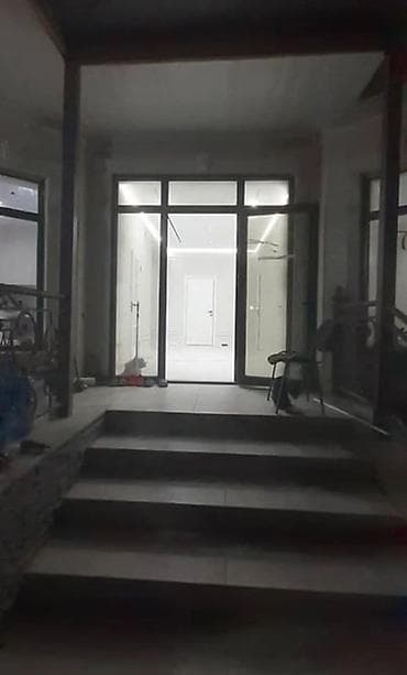 Үйлөр: 🏡 СРОЧНО ПРОДАЁТСЯ ПРОСТОРНЫЙ ДОМ В АК-ОРГО! 📍 Ж/М Ак-Орго 🏠 — 7