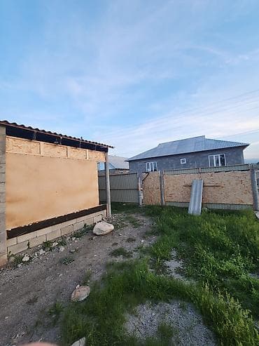 Кыймылсыз мүлк: Продаётся одноэтажный дом с участком. в Сокулуке Описание: - — 5