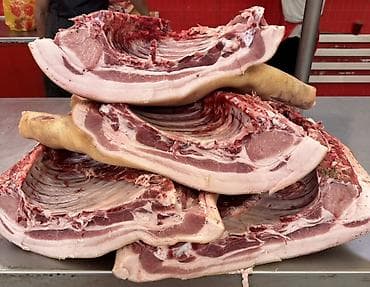 мясо продажа: СВИНИНА

猪肉。家养猪肉，非常美味。每天都有新鲜猪肉供应。

现有以下部位：
	•	后腿肉
	•	前腿肉
	•	猪排和排骨
	•	五 — 1